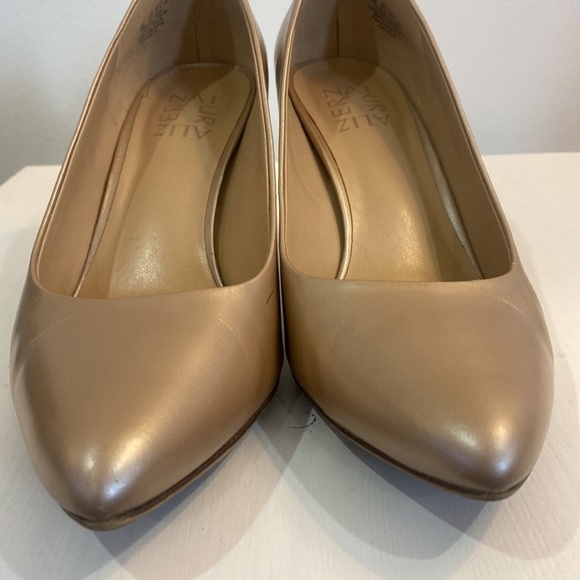 Naturalizer Leather Metallic Gold Pointed Heels - Picture 12 of 13
